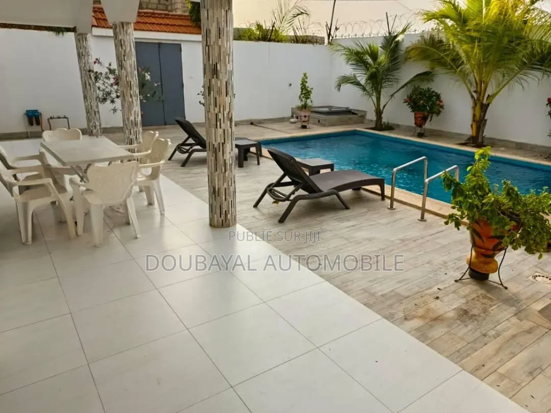 Meublé 3chbre Villa dans Saly Diambare Villa, Thiès Sud à Vendre