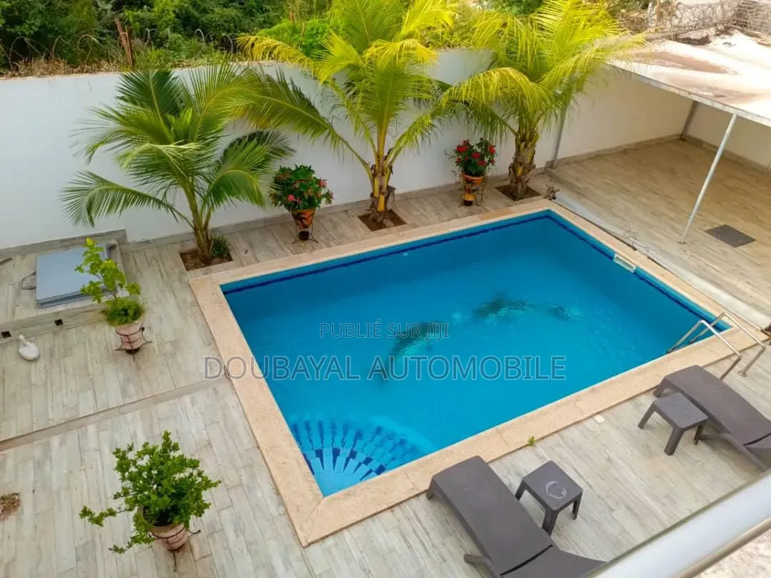 Meublé 3chbre Villa dans Saly Diambare Villa, Thiès Sud à Vendre