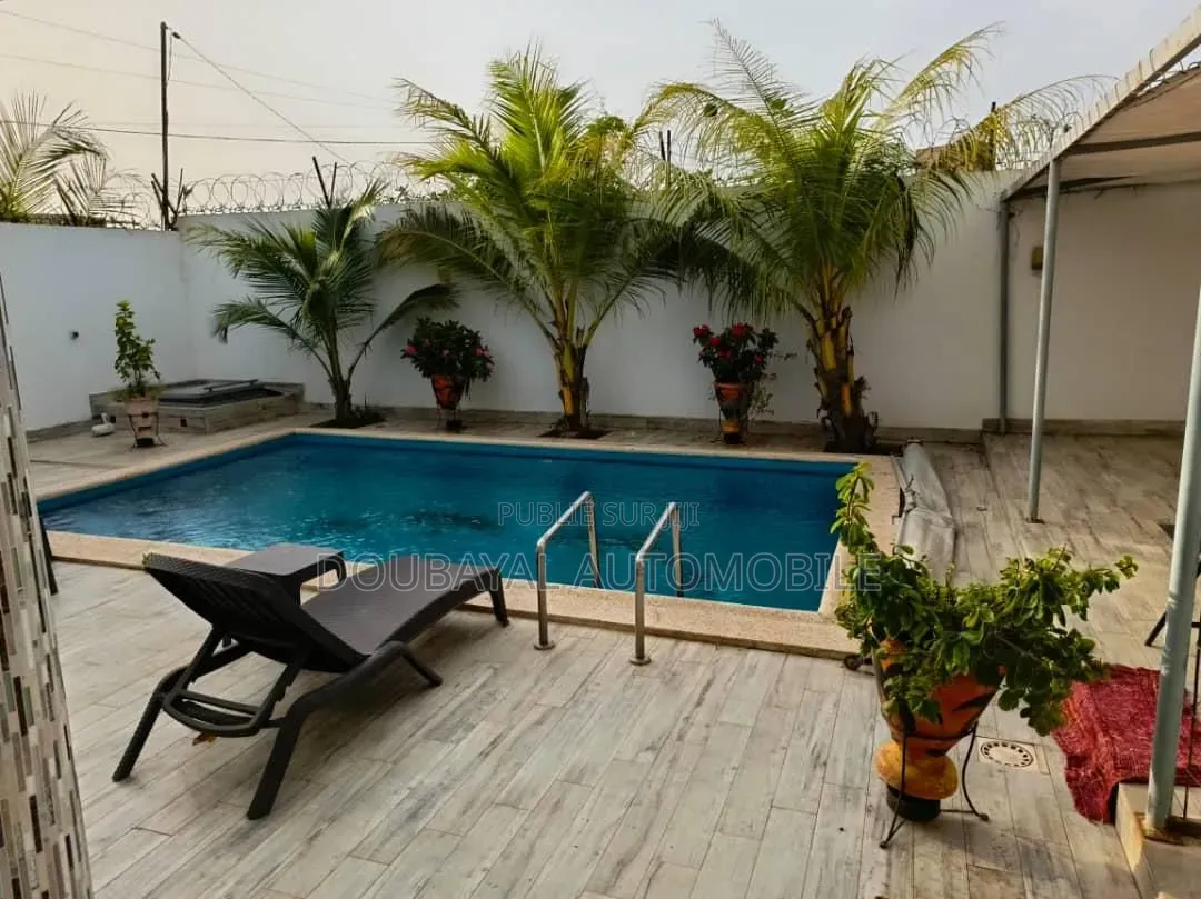 Meublé 3chbre Villa dans Saly Diambare Villa, Thiès Sud à Vendre