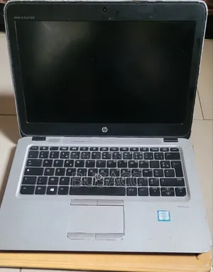 Ordinateur portable HP EliteBook 820 G3 8GB Intel Core i7 HDD+SSD 750GB