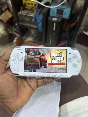 PSP Slim Neuf 30 Jeux Installés Accessoires Complet