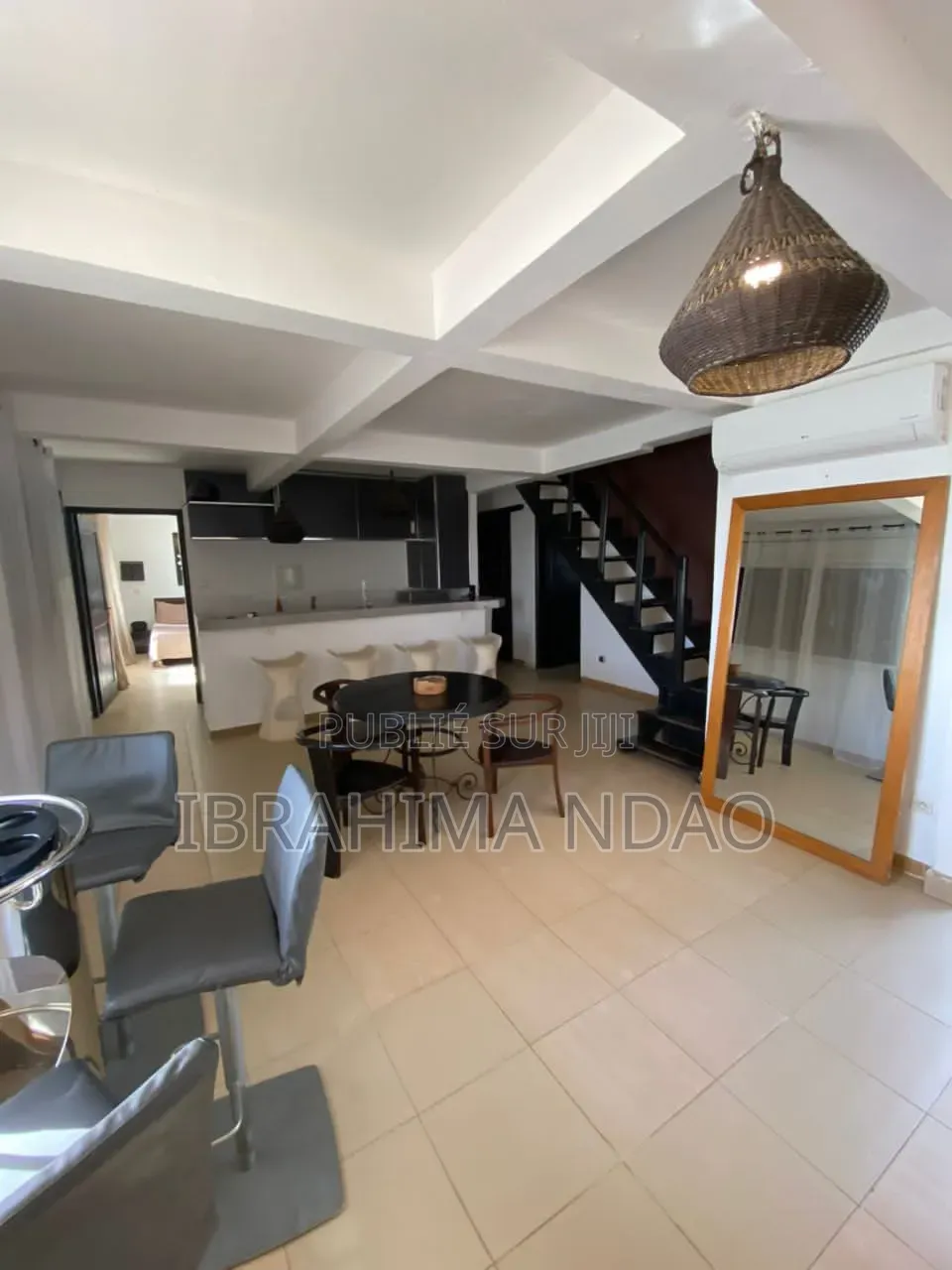 Meublé 3chbre Villa dans Bu Imo, Thiès Nord à Vendre
