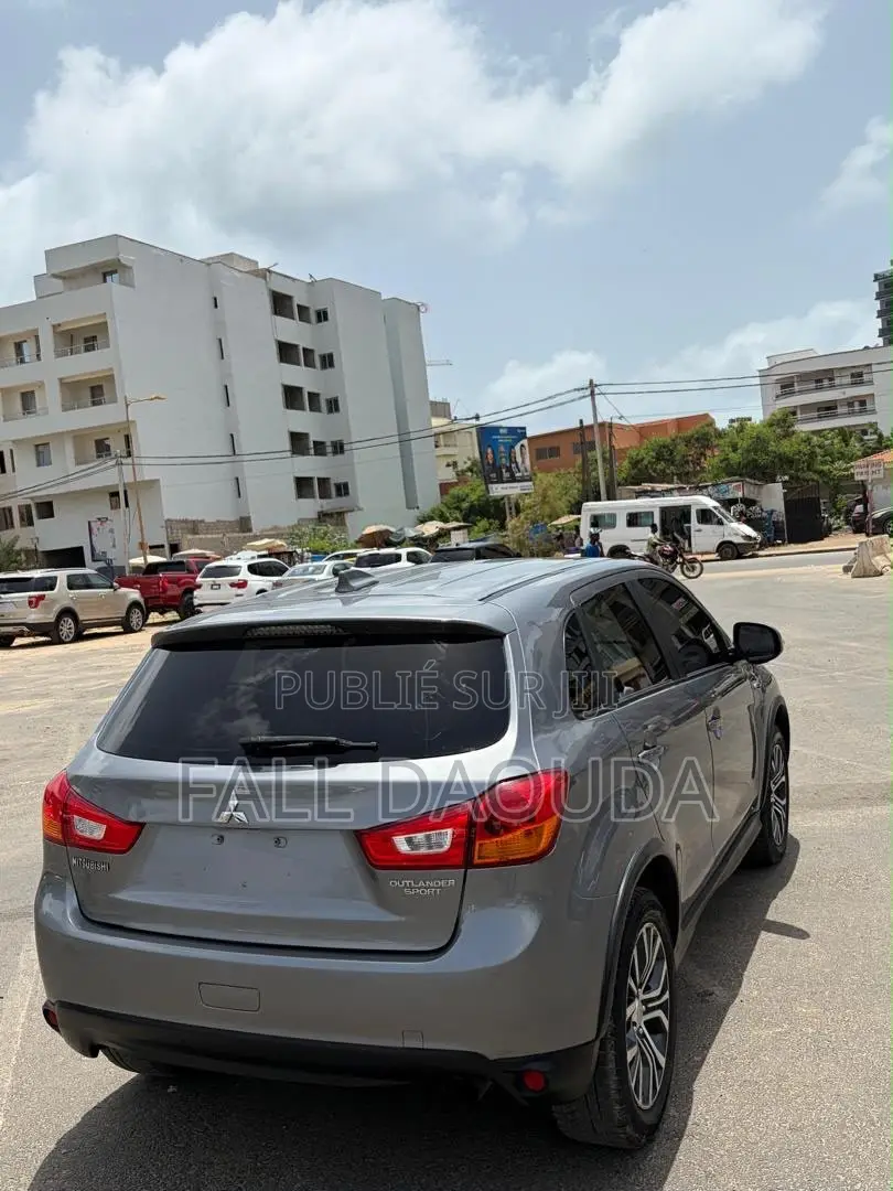 Mitsubishi Outlander 2017 Gris