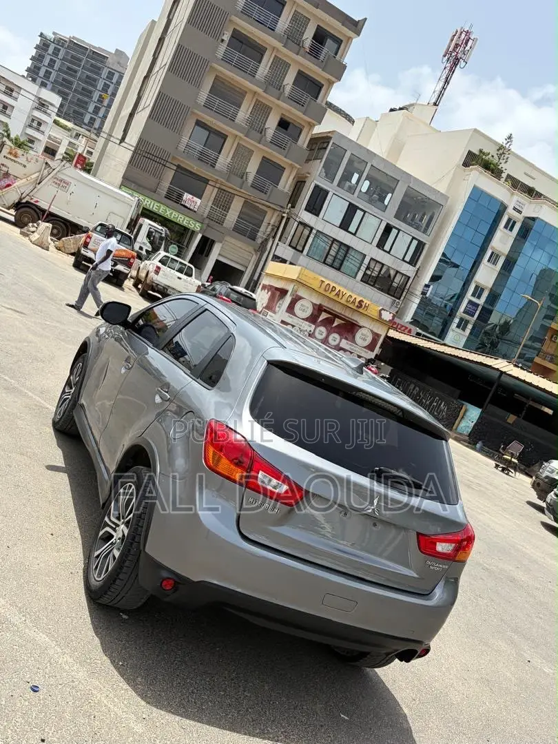 Mitsubishi Outlander 2017 Gris