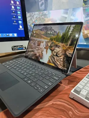 Nouveau Microsoft Surface Pro 8 16GB Intel Core i7 SSD 1T