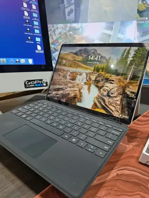 Nouveau Microsoft Surface Pro 8 16GB Intel Core i7 SSD 1T