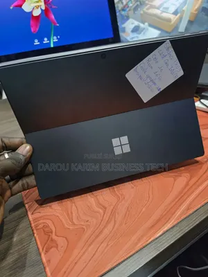 Nouveau Microsoft Surface Pro 9 16GB Intel Core i5 SSD 256GB