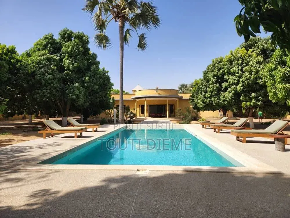Meublé 5chbre Maison dans Perle Du Saloum, Thiès Sud à Vendre
