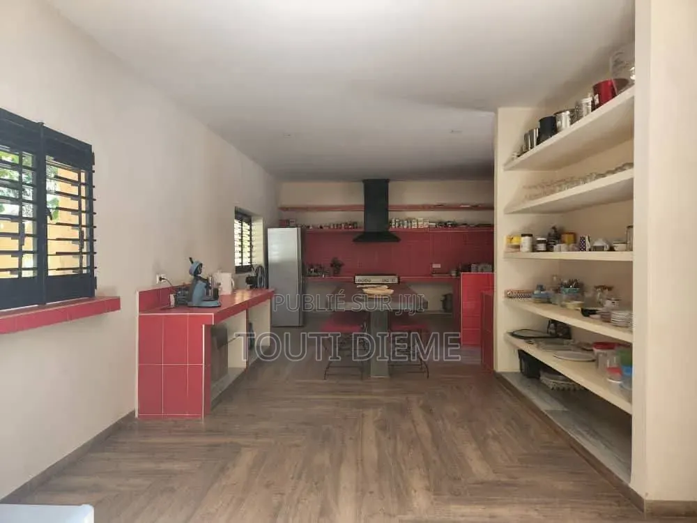Meublé 5chbre Maison dans Perle Du Saloum, Thiès Sud à Vendre