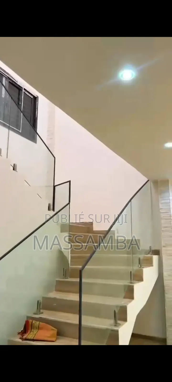 10chbre Maison dans Mn Immobilier, Yoff à Vendre