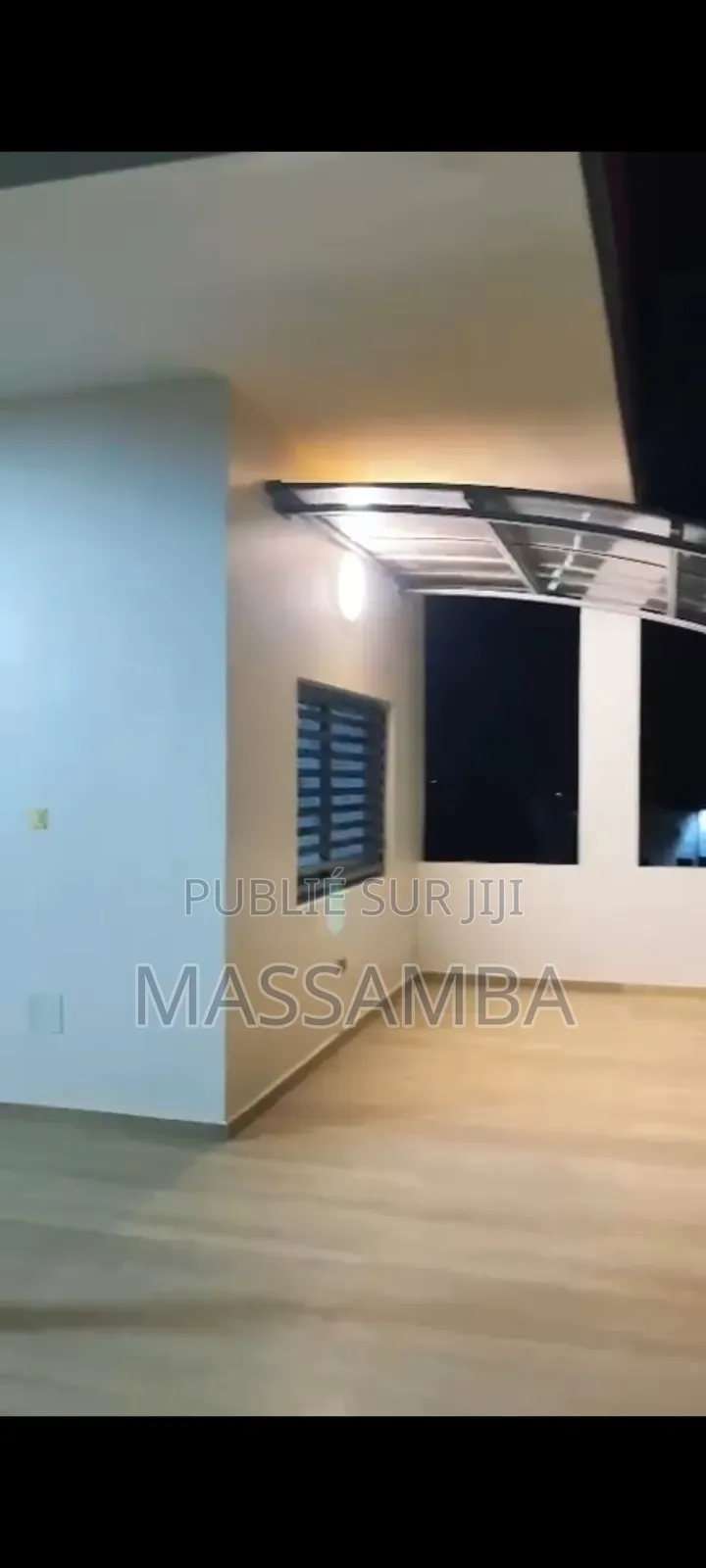 10chbre Maison dans Mn Immobilier, Yoff à Vendre