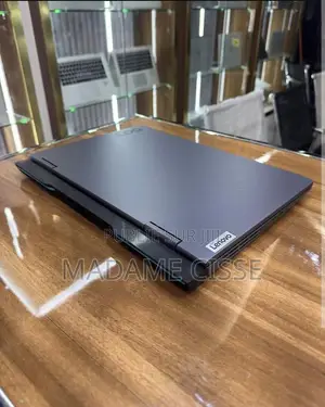 Nouveau Lenovo LOQ 15IRH8 24GB Intel Core i7 SSD 512GB