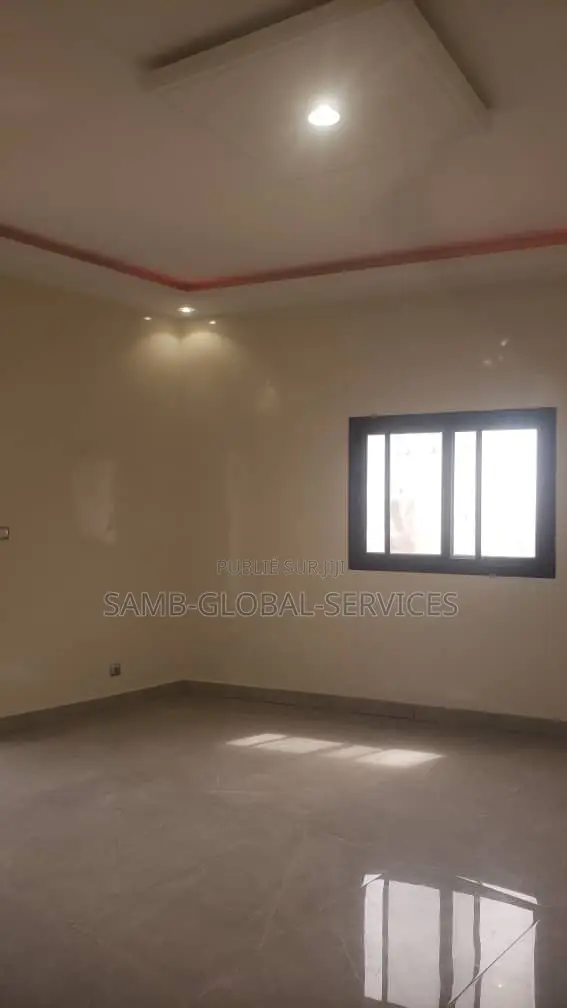 3chbre Appartement dans Yoff à Louer