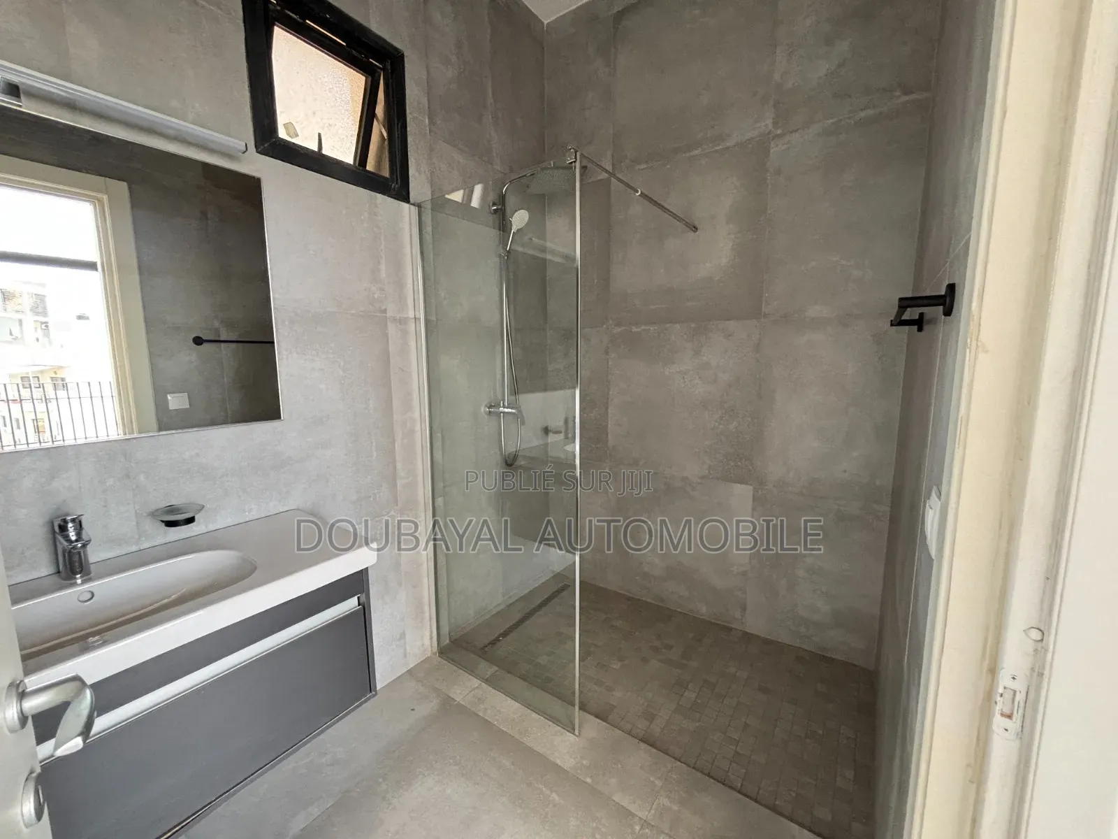 3chbre Appartement dans Oukam Aparament À, Ouakam à Louer