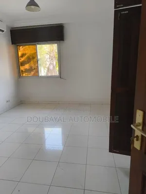 6chbre Villa dans Mermoz Villa À Louer à Louer