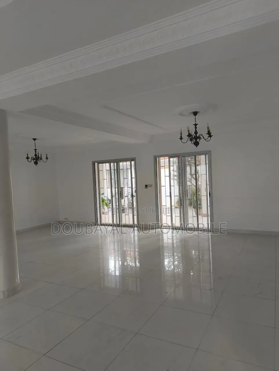 6chbre Villa dans Mermoz Villa À Louer à Louer