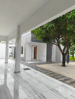 4chbre Villa dans Mermoz Villa À Louer à Louer