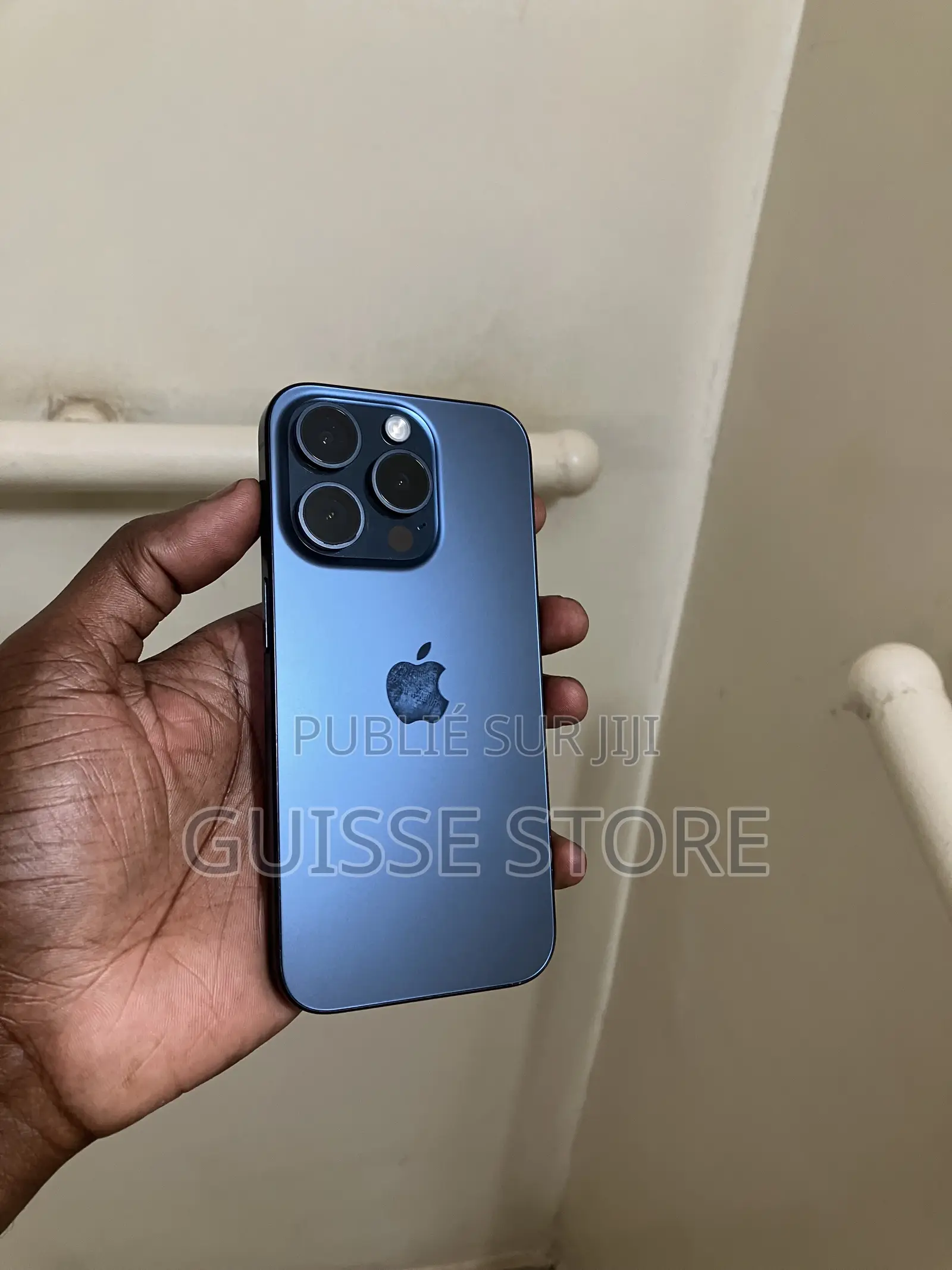 Pomme iPhone 15 Pro 256 GB Bleu