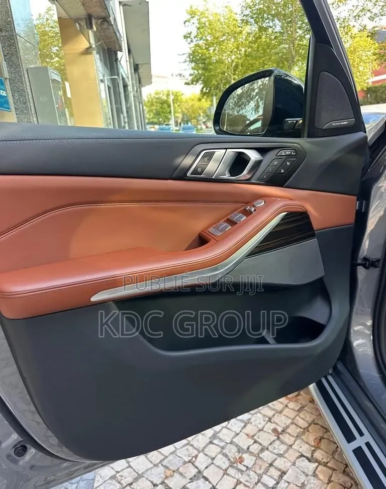 BMW X7 2024 Gris