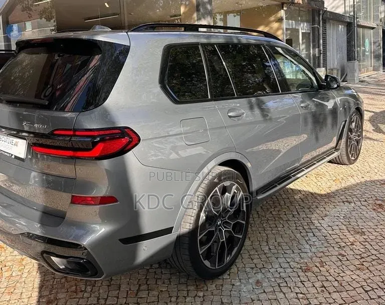 BMW X7 2024 Gris