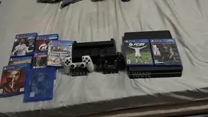 Plays Station 4 Slim Deux Manettes