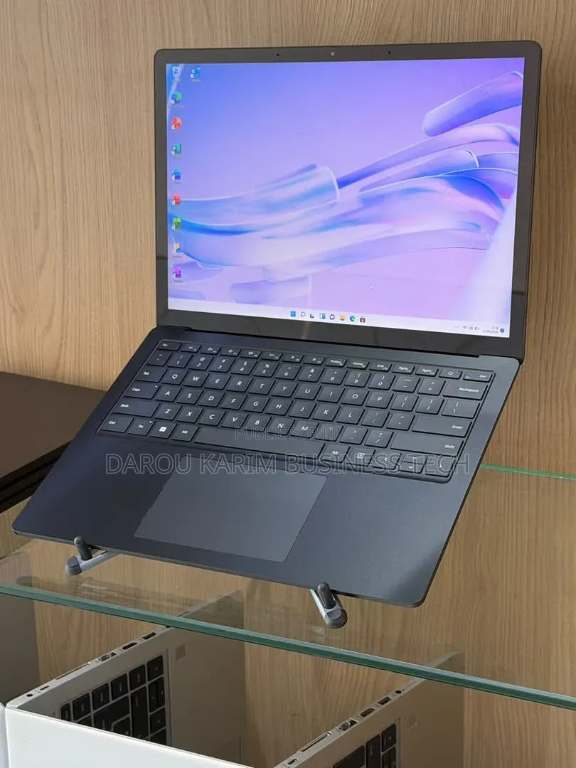 Nouveau Microsoft Surface Laptop 4 8GB Intel Core i5 SSD 256GB