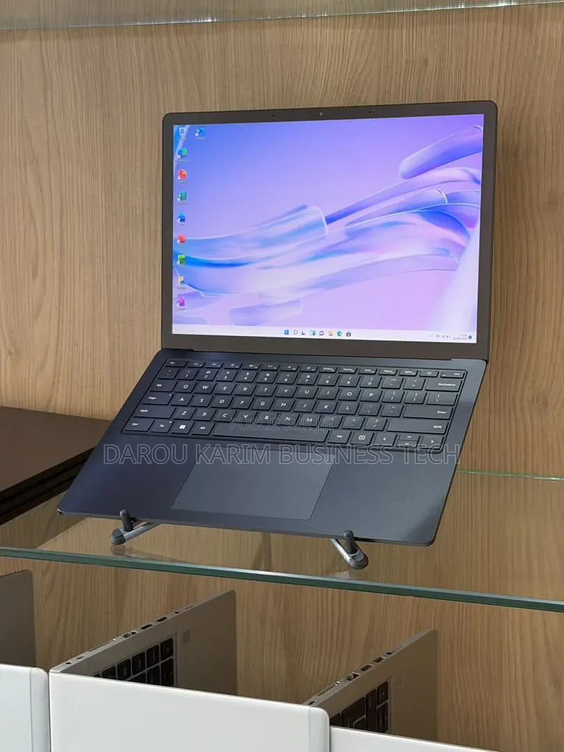 Nouveau Microsoft Surface Laptop 4 8GB Intel Core i5 SSD 256GB