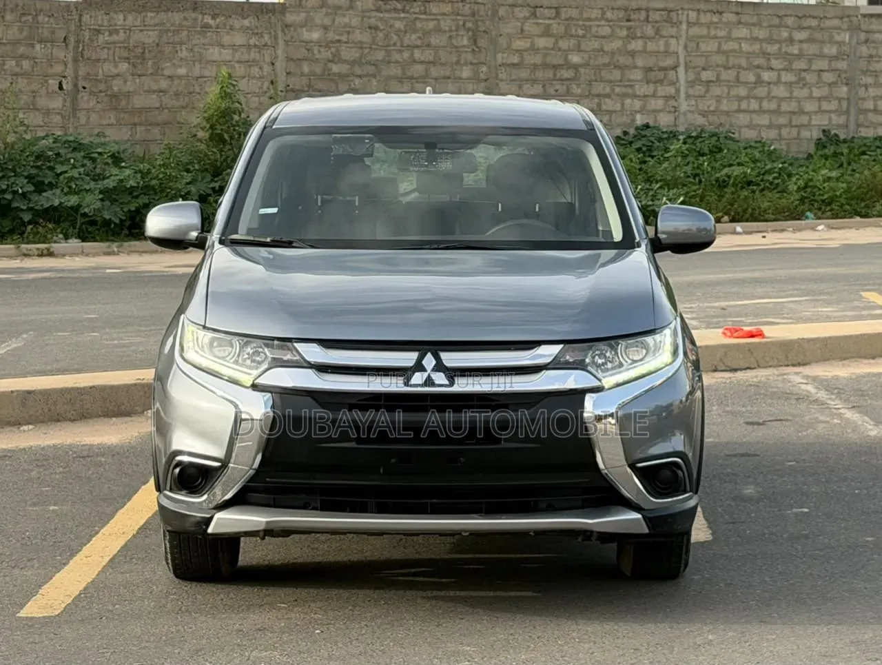 Mitsubishi Outlander 2019 Gris