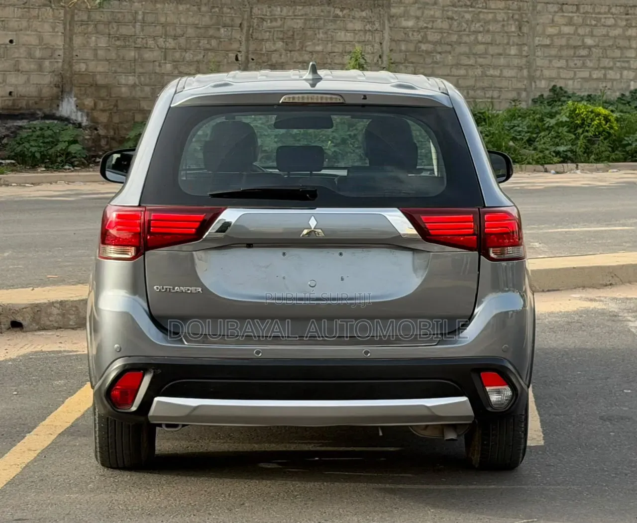 Mitsubishi Outlander 2019 Gris