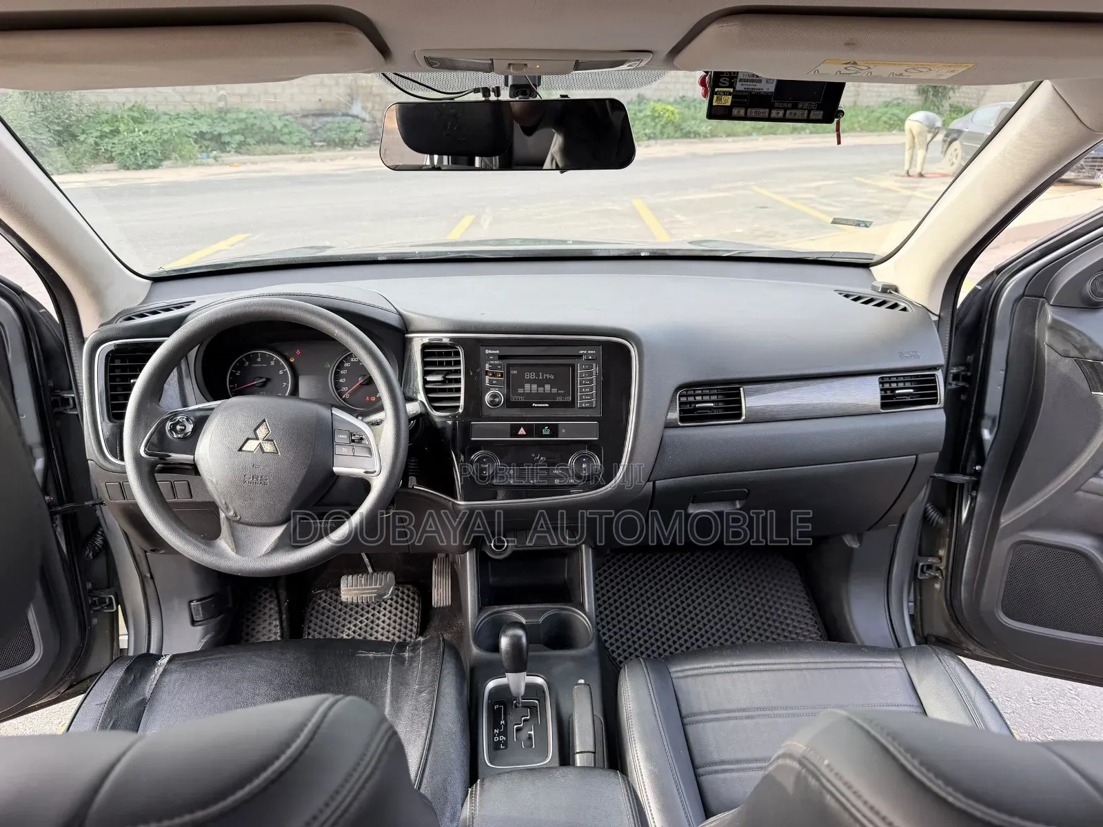 Mitsubishi Outlander 2019 Gris
