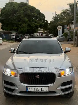 Jaguar F-Pace 2017 Gris