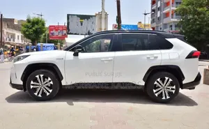 Toyota RAV4 2021 Blanc