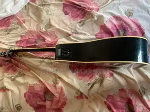 Guitar À Vendre