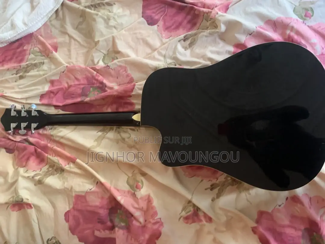 Guitar À Vendre