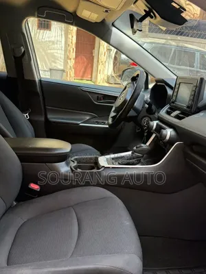 Toyota RAV4 LE AWD 2020 Gris