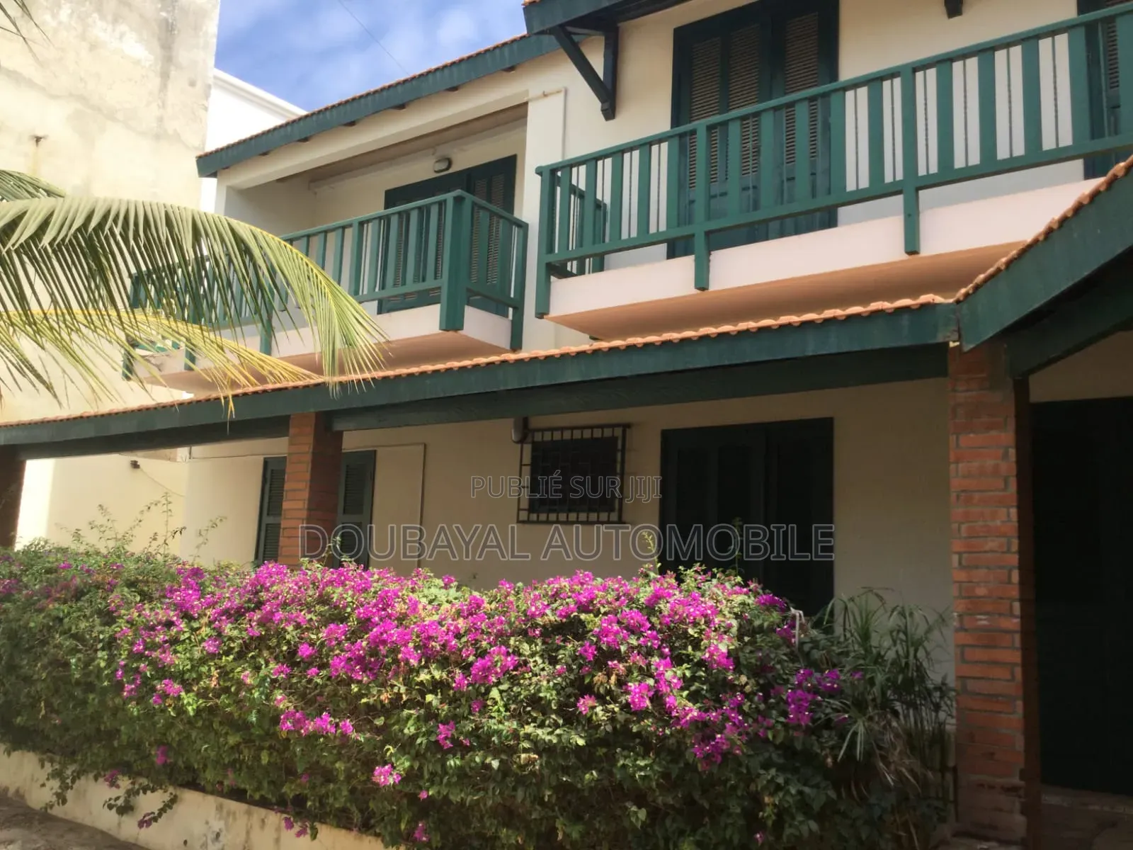 4chbre Villa dans +Villa À Vendre Ngor à Vendre