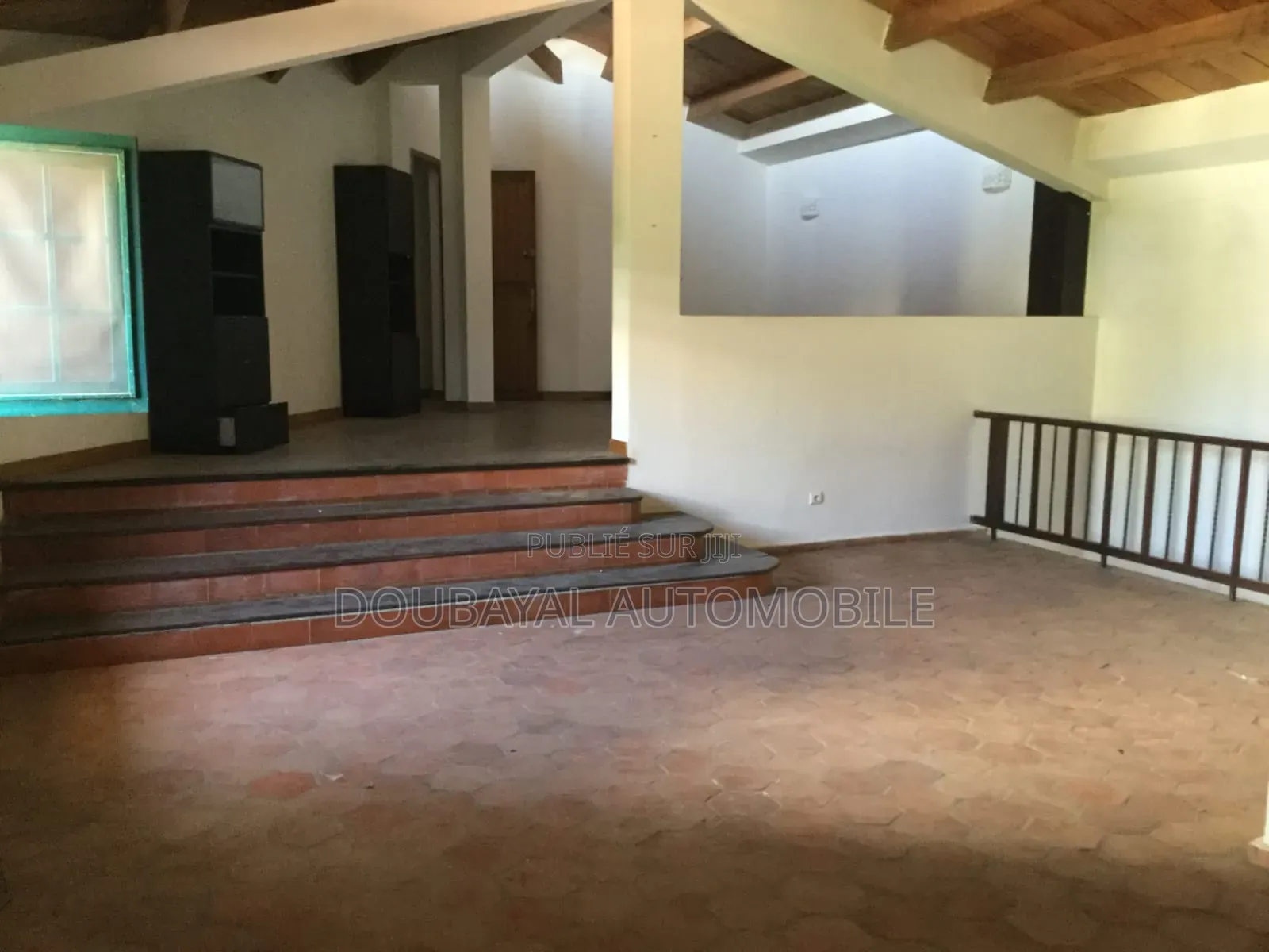 4chbre Villa dans +Villa À Vendre Ngor à Vendre