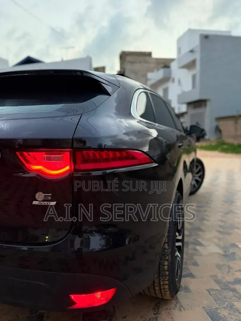 Jaguar F-Pace 2017 Noir