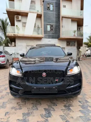 Jaguar F-Pace 2017 Noir