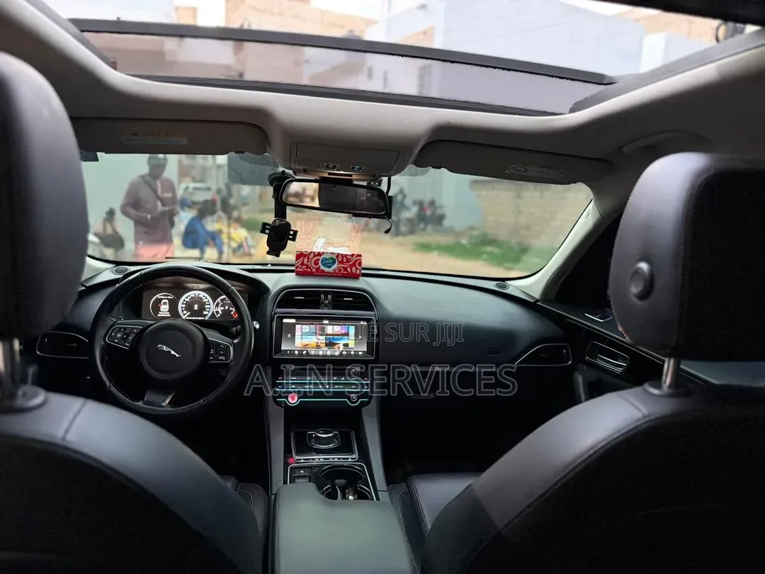 Jaguar F-Pace 2017 Noir