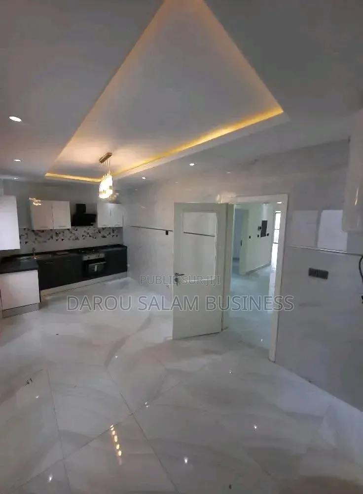 3chbre Appartement dans Virage, Yoff à Louer