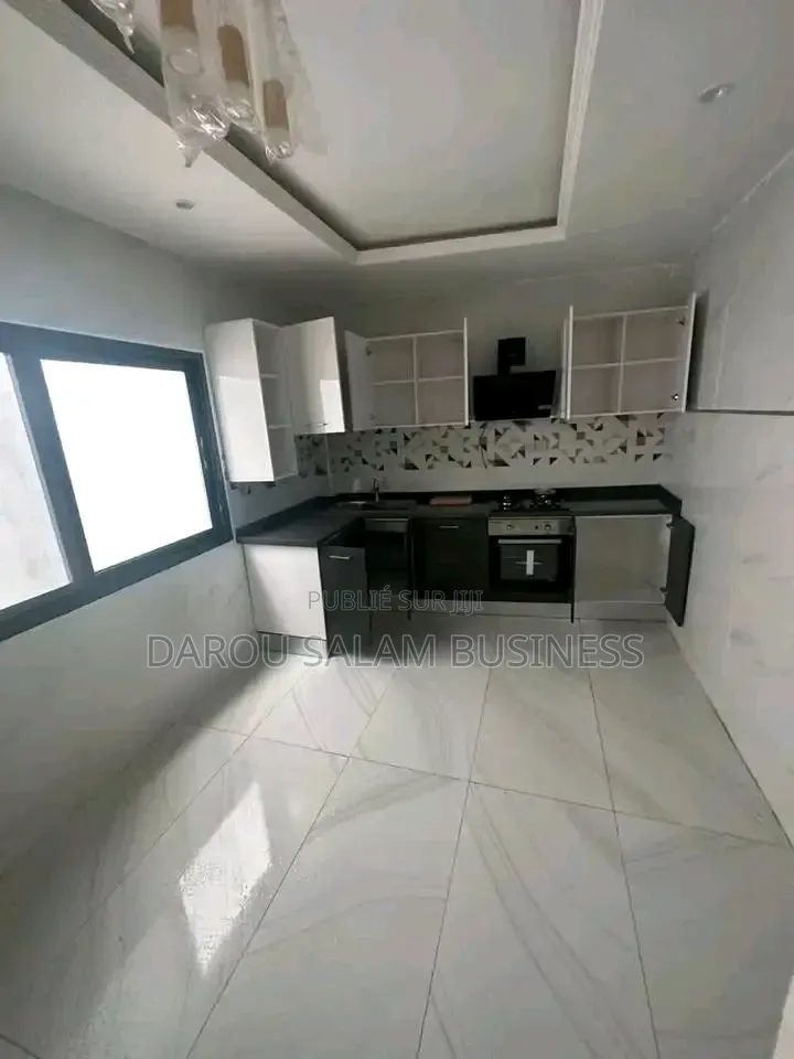3chbre Appartement dans Virage, Yoff à Louer