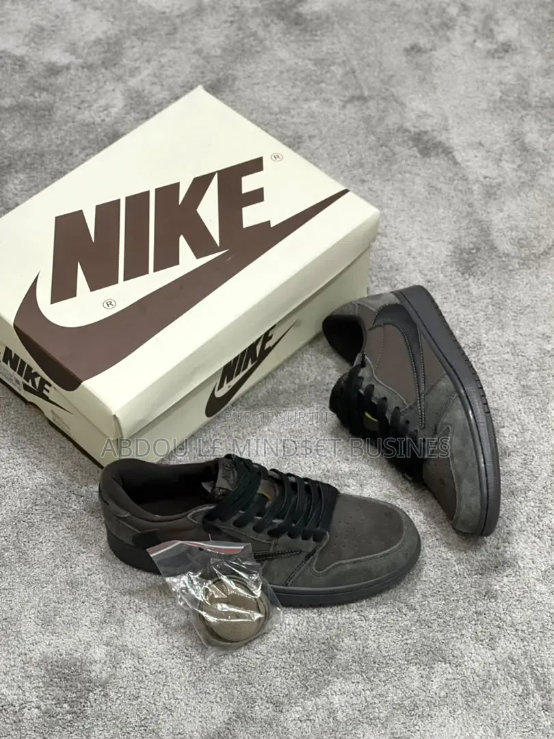 Nike Travis Scott Full Black Disponible