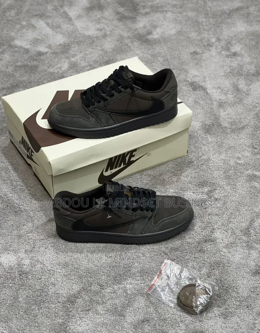 Nike Travis Scott Full Black Disponible