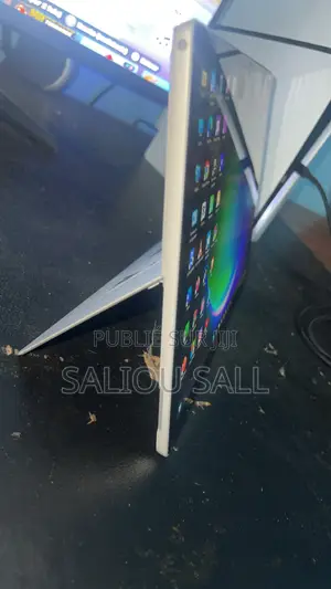 Nouveau Microsoft Surface Pro 7 8GB Intel Core i5 SSD 250GB