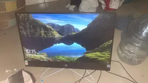 HP 200 G4 22 All-in-One 8GB Intel Core i7 SSHD+SSD 1T