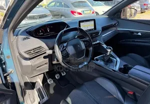 Peugeot 5008 2019 Vert