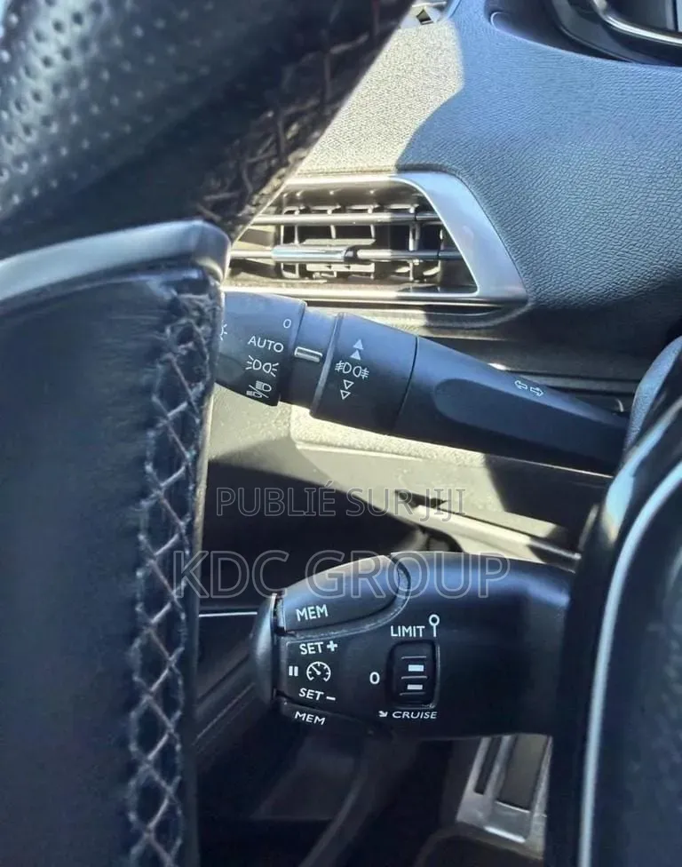 Peugeot 5008 2019 Vert