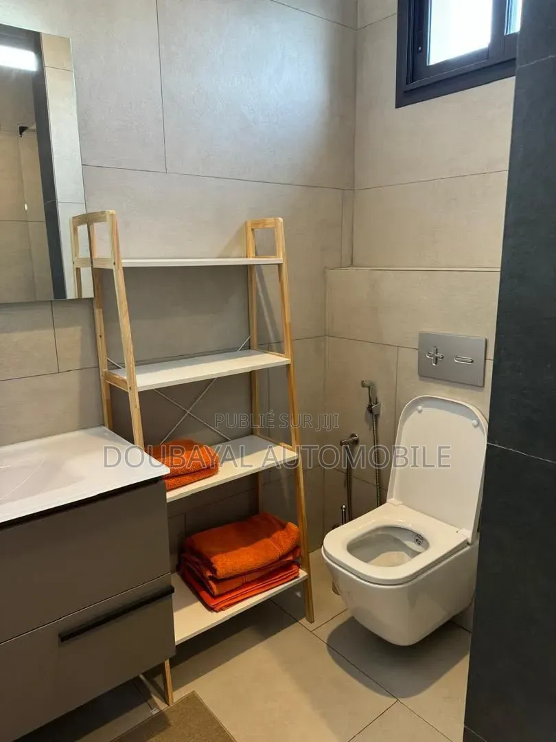 Meublé 2chbre Appartement dans Apparemment À Vendre à Vendre