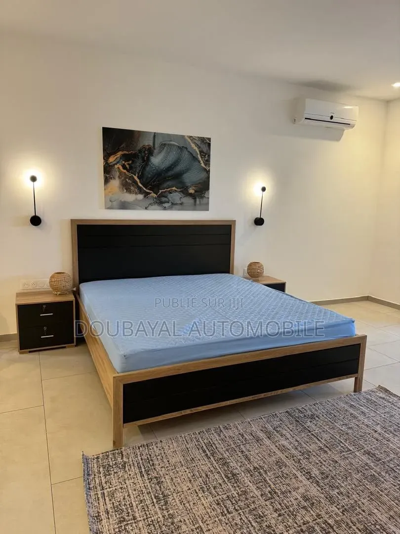 Meublé 2chbre Appartement dans Apparemment À Vendre à Vendre